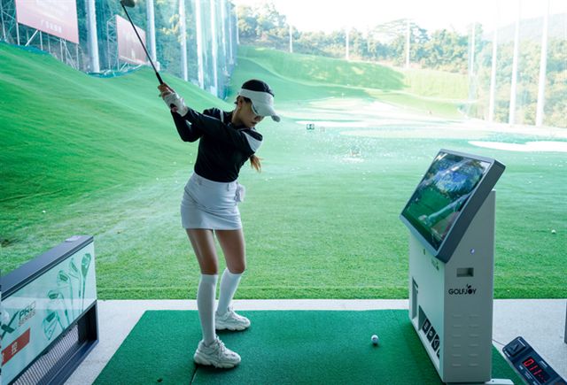 推出数智化练习场教学练一体机凯时尊龙GOLFJOY衡泰信(图4)