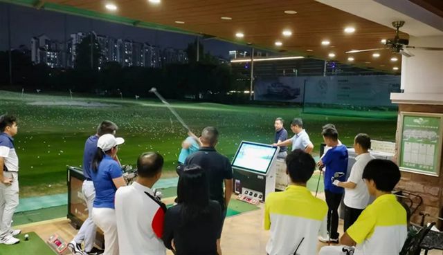 推出数智化练习场教学练一体机凯时尊龙GOLFJOY衡泰信(图5)