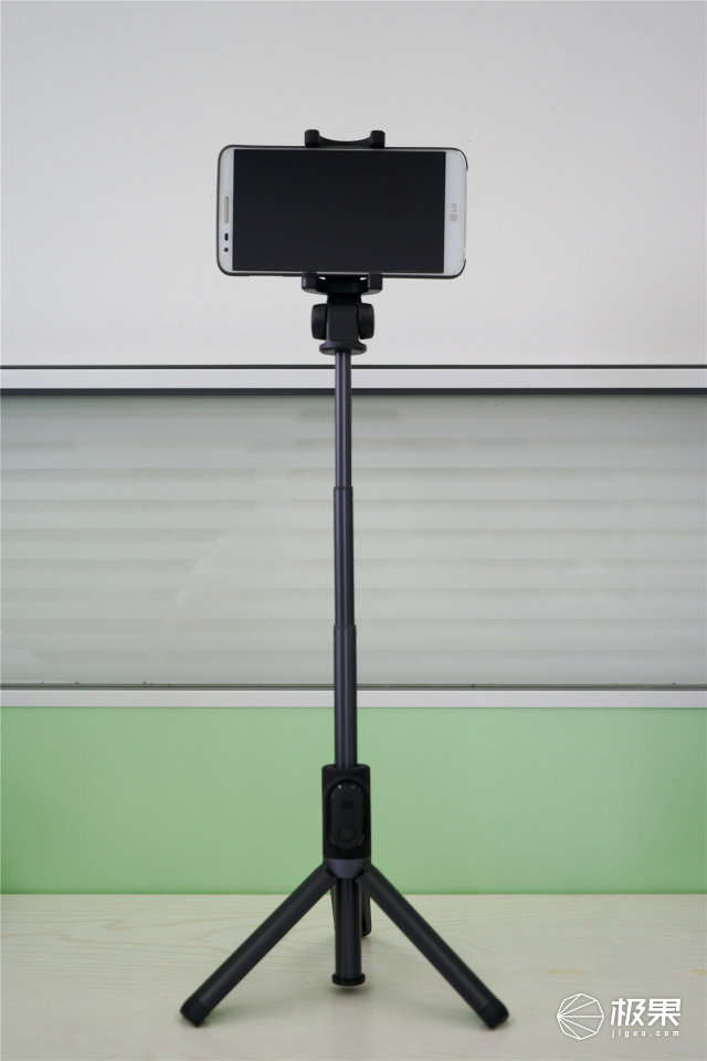 拍杆蓝牙操控还能客串三脚架尊龙凯时带遥控器的小米自(图10)